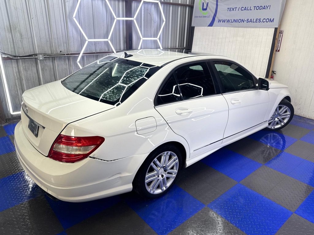 Used 2009 Mercedes-Benz C 300 Sedan image 25