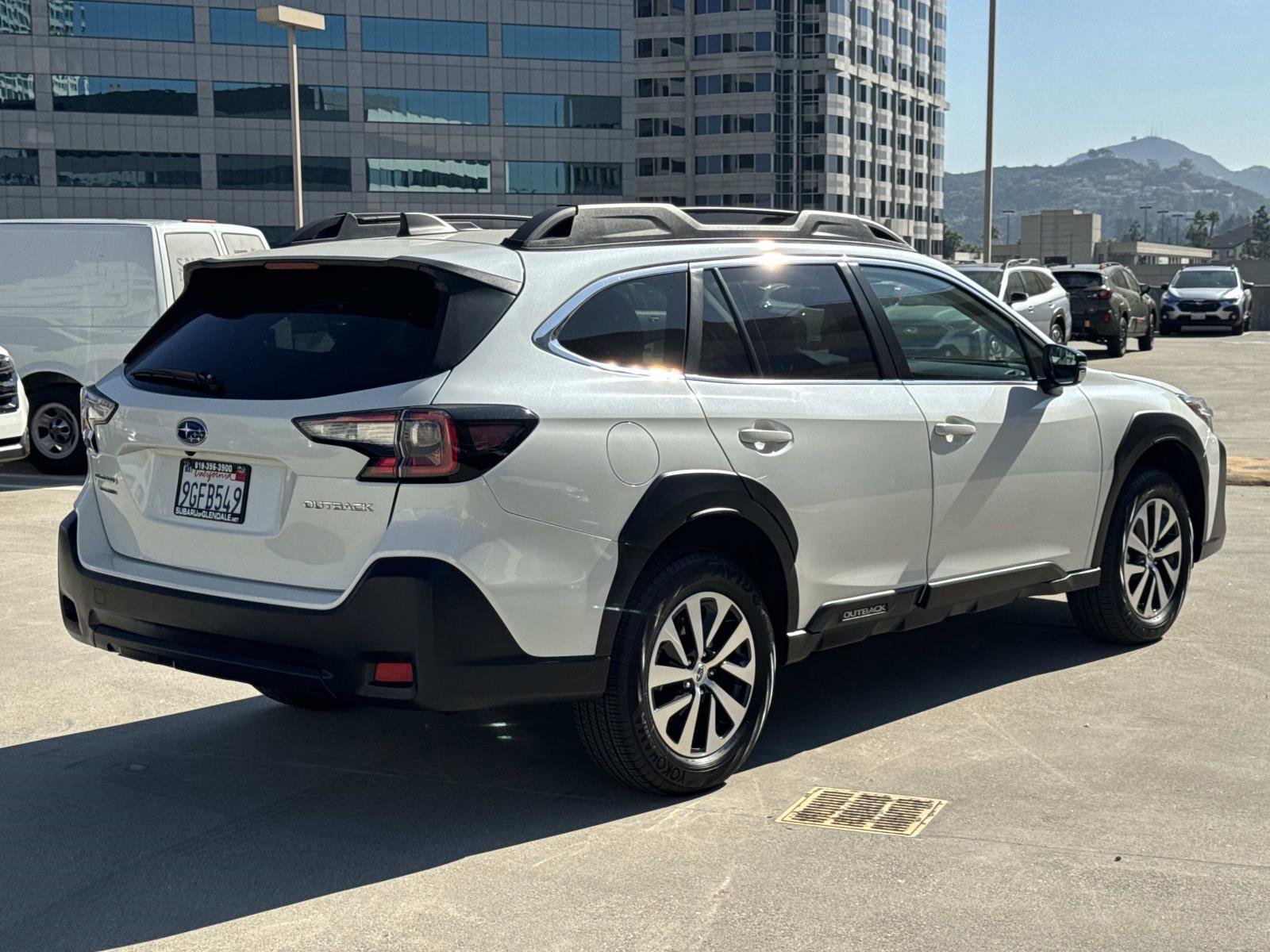 Used 2023 Subaru Outback Premium image 4