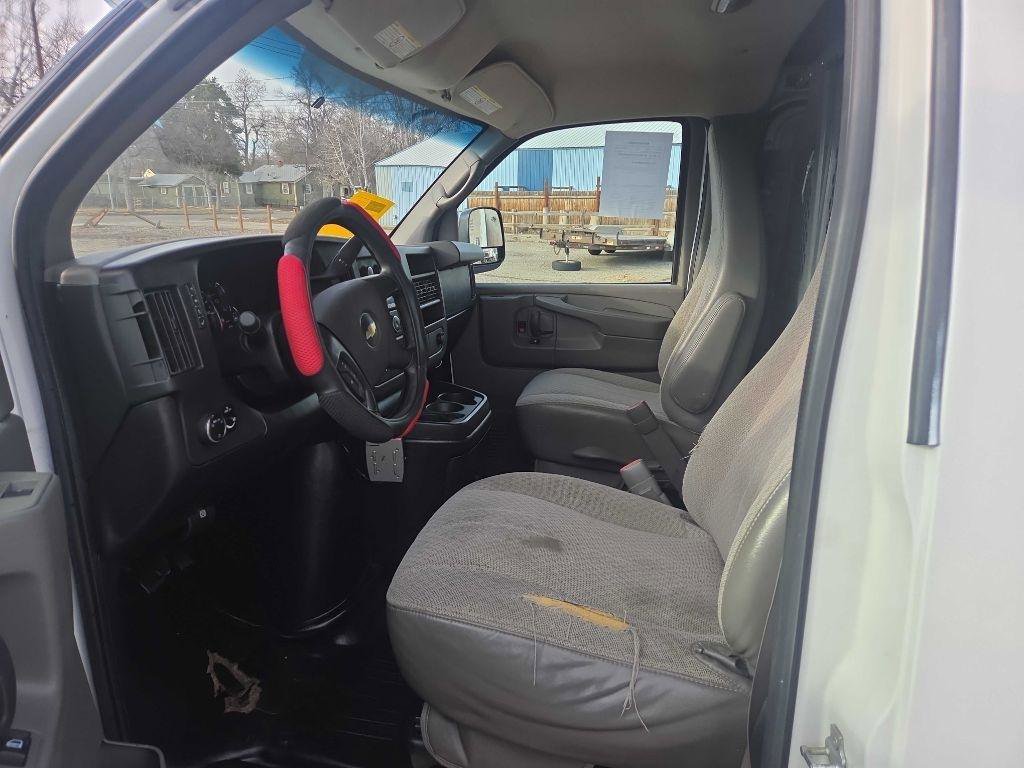 Used 2012 Chevrolet Express 2500 Extended image 11