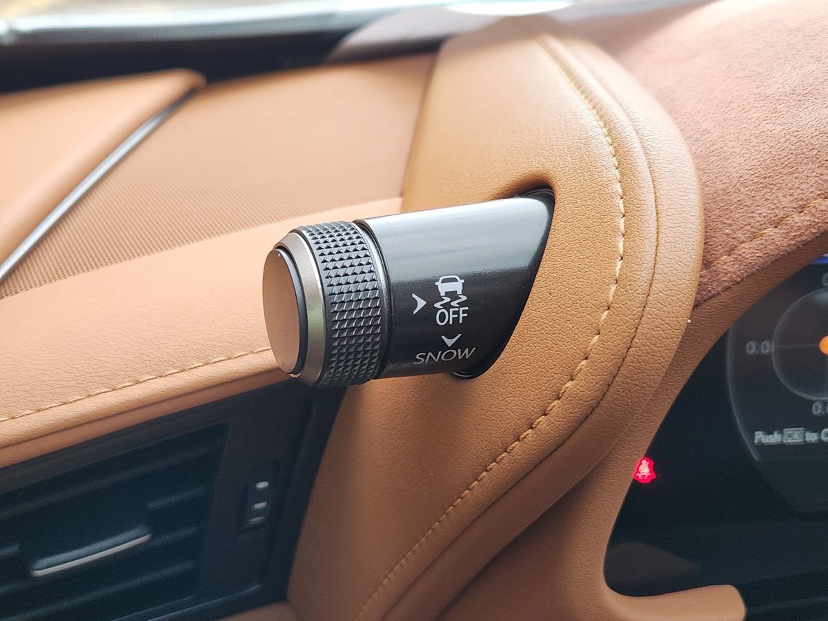 Used 2024 Lexus LC 500 Coupe w/ Sport Package RWD image 48