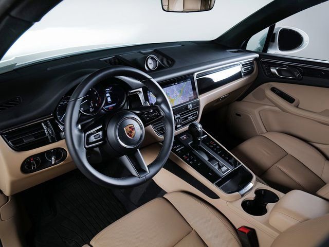 Certified 2026 Porsche Macan AWD/4WD image 21