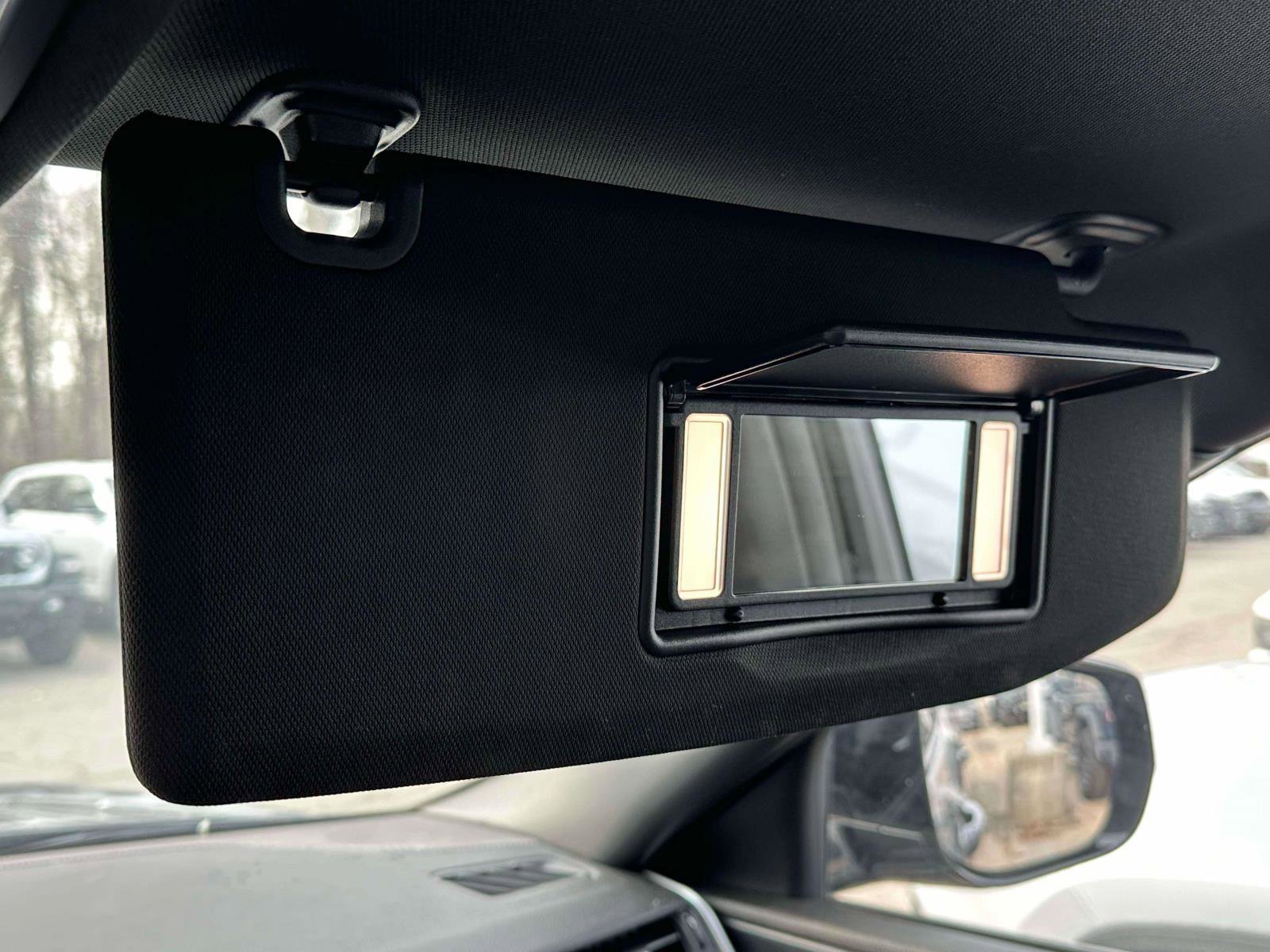 Used 2023 Jeep Grand Cherokee L Laredo image 26