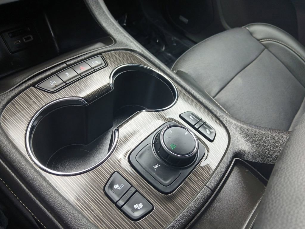 Used 2021 GMC Acadia SLT w/ Elevation Edition FWD image 19