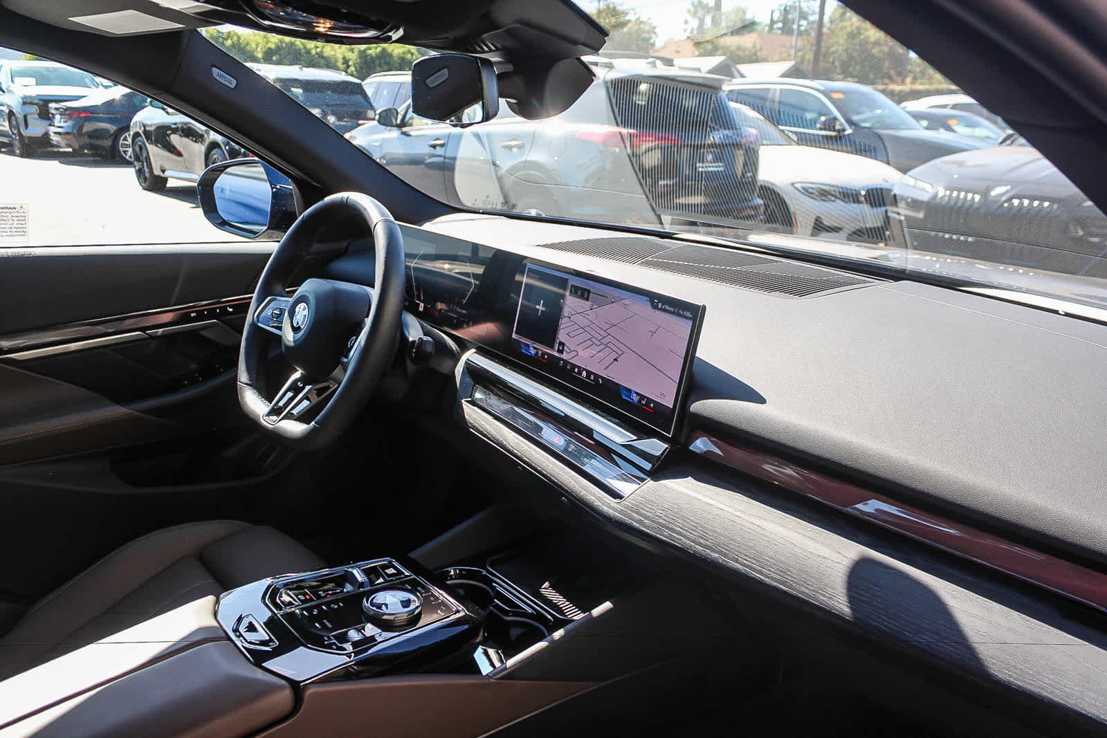 Used 2026 BMW 530i w/ M Sport Package RWD image 15