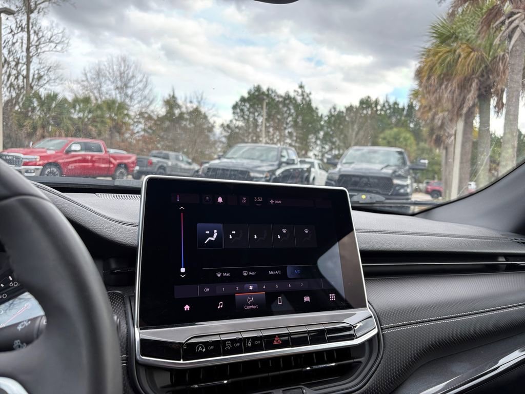 Used 2022 Jeep Compass Altitude image 25