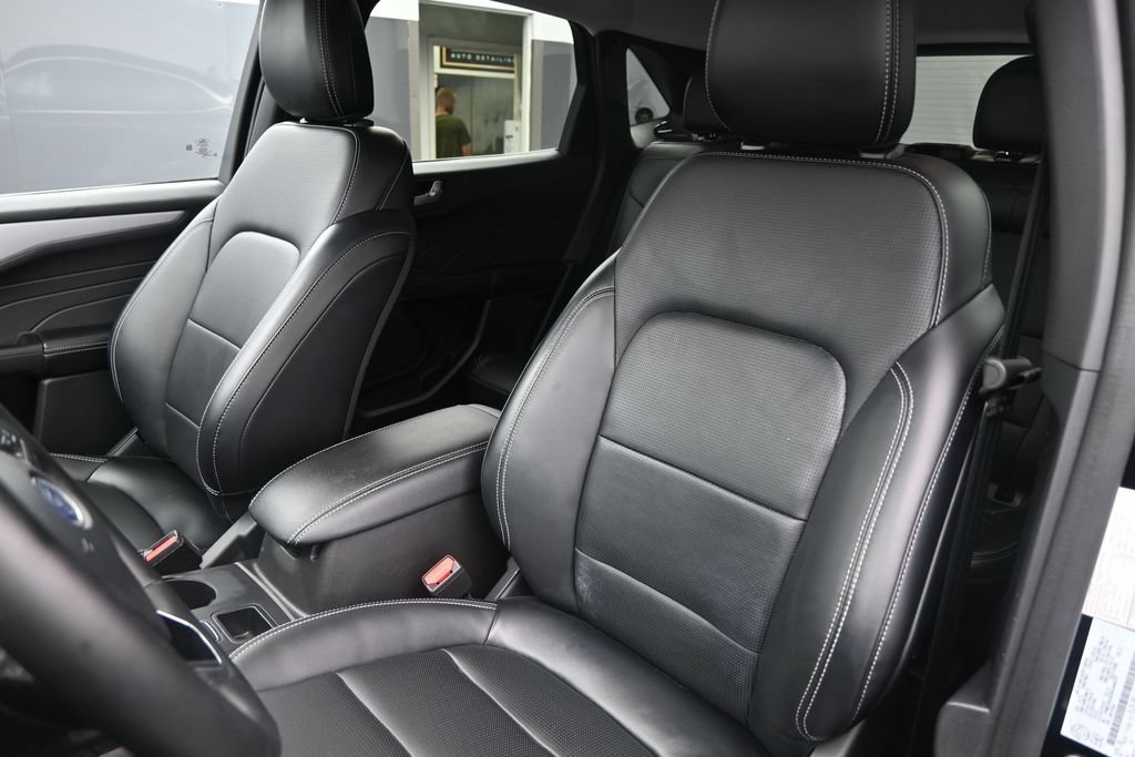 Used 2025 Ford Escape Platinum AWD/4WD image 11