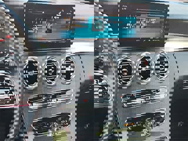 Used 2020 Mercedes-Benz C 300 Sedan image 27