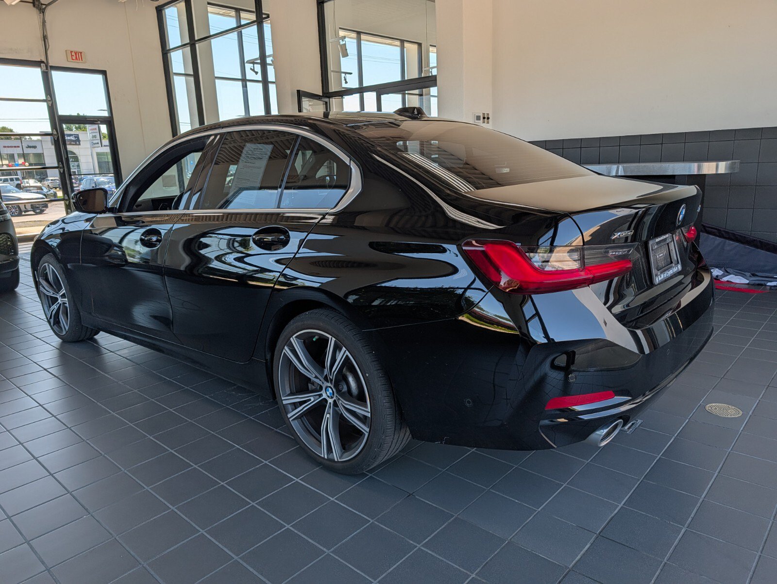 Used 2024 BMW 330i xDrive Sedan w/ Premium Package AWD/4WD image 6