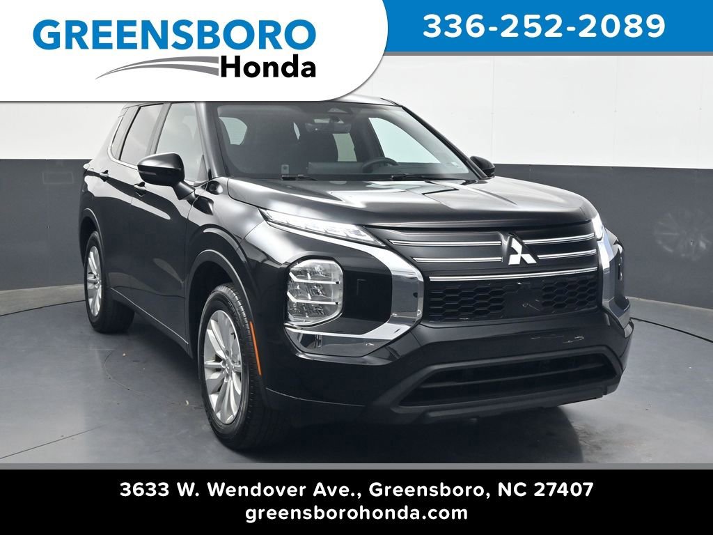 Used 2025 Mitsubishi Outlander ES AWD/4WD image 1