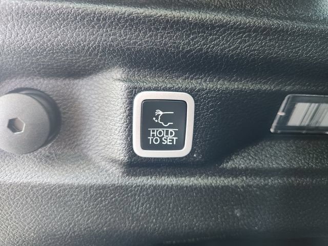 Used 2025 Jeep Grand Cherokee L Altitude RWD image 35