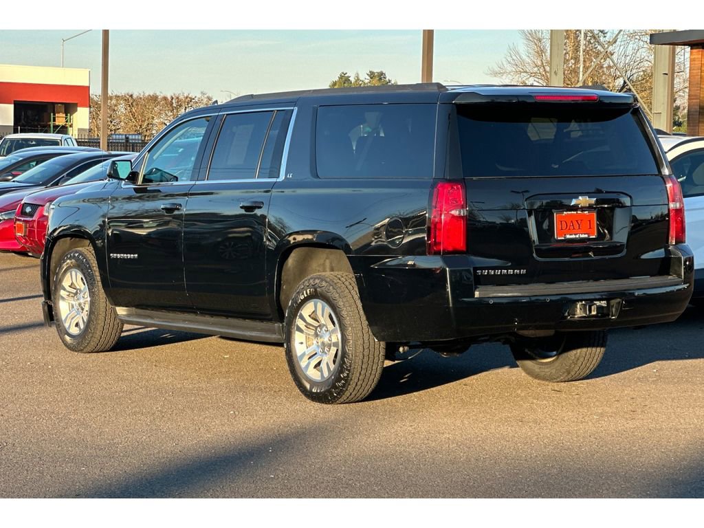 Used 2019 Chevrolet Suburban LT image 8