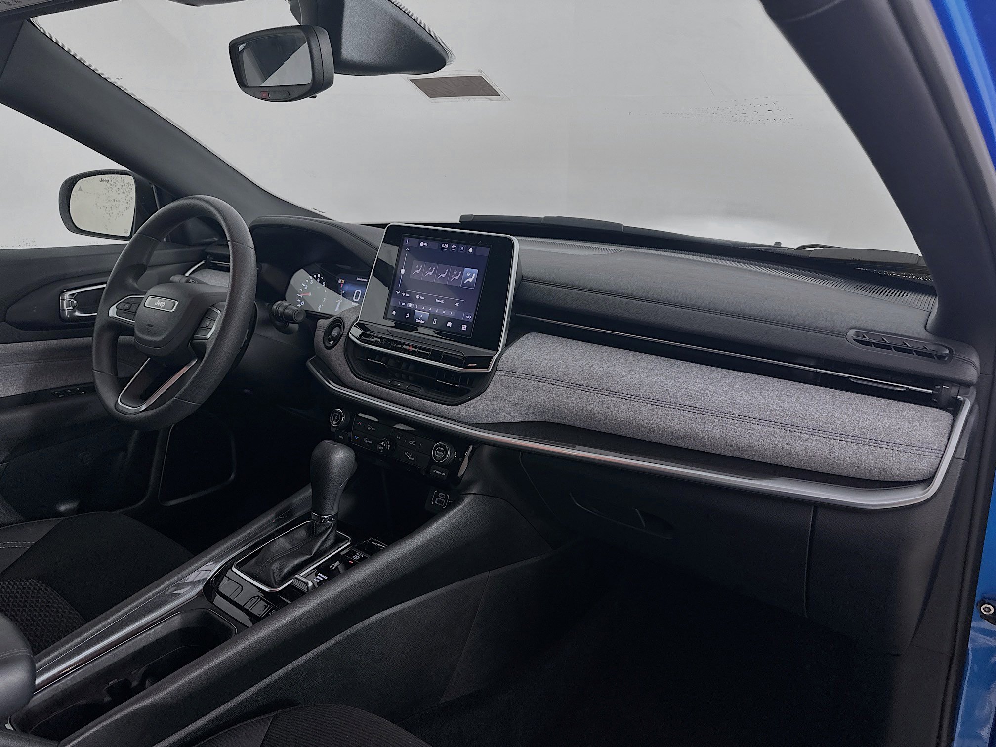 Certified 2025 Jeep Compass Sport image 34