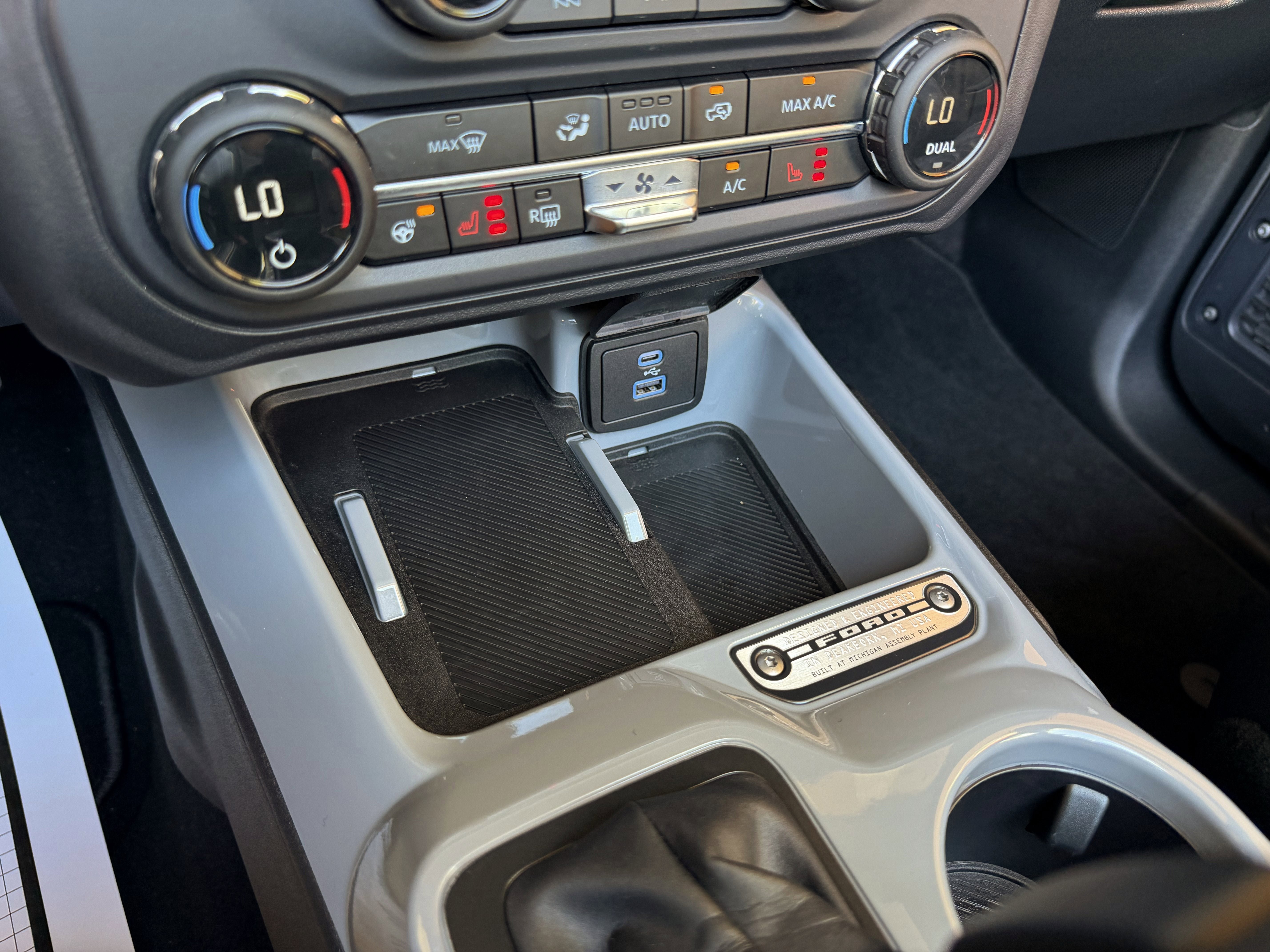 Used 2025 Ford Bronco Outer Banks AWD/4WD image 32