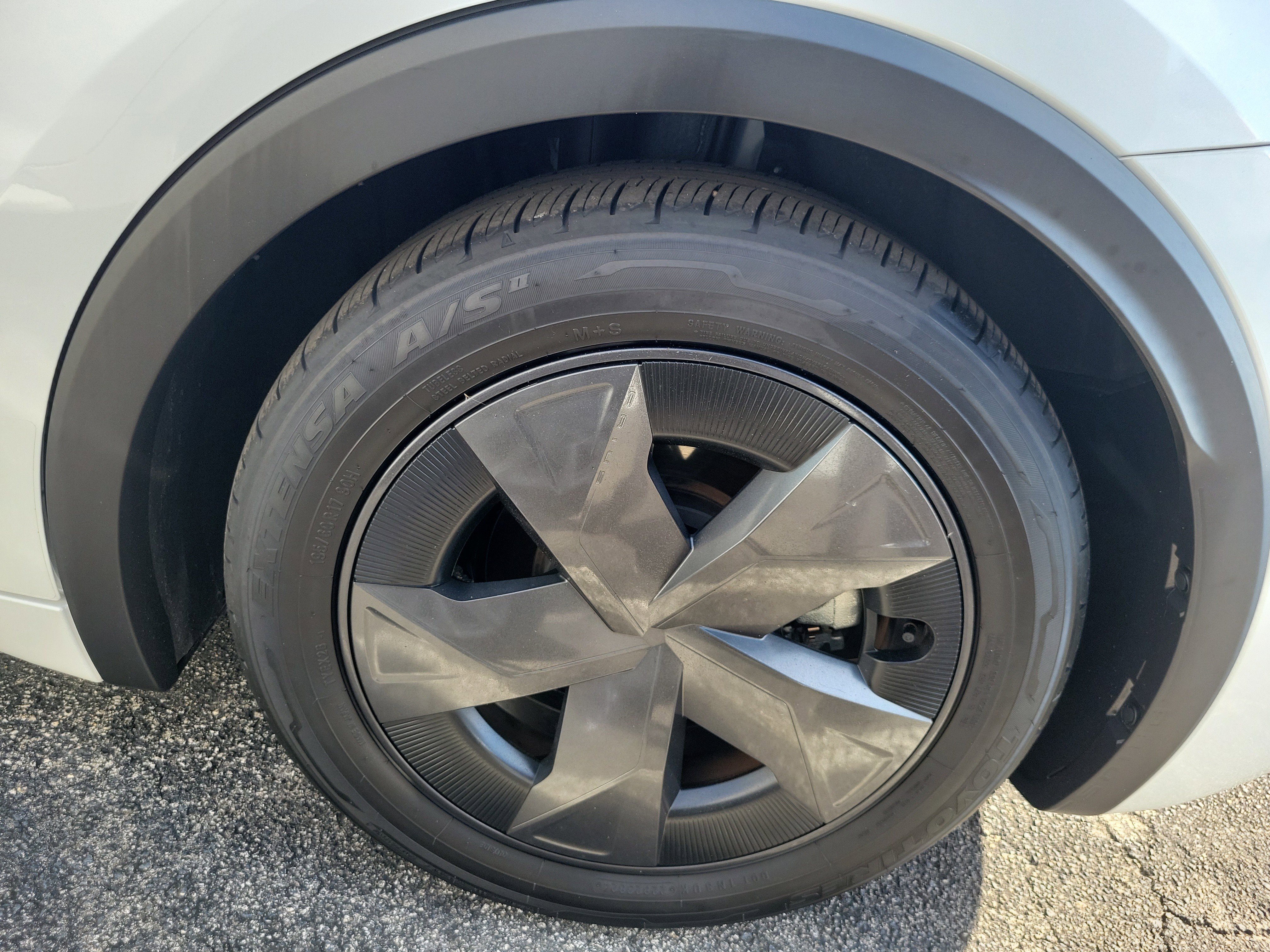 Used 2024 Toyota Prius LE image 29