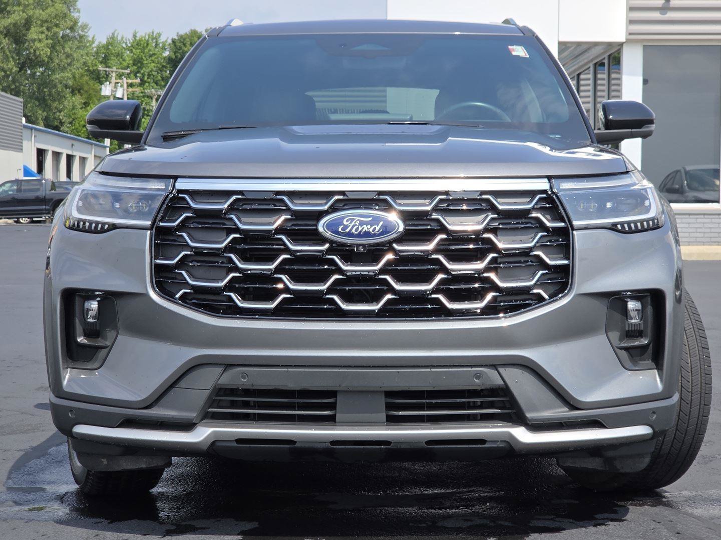 Used 2025 Ford Explorer Platinum AWD/4WD image 17