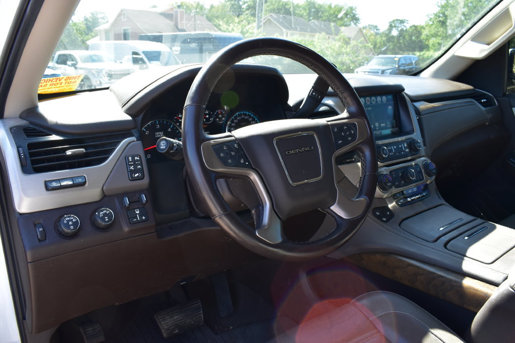 Used 2020 GMC Yukon Denali w/ Open Road Package AWD/4WD image 9