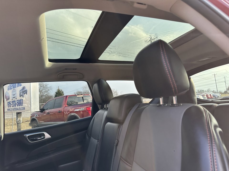 Used 2020 Nissan Pathfinder SL image 21