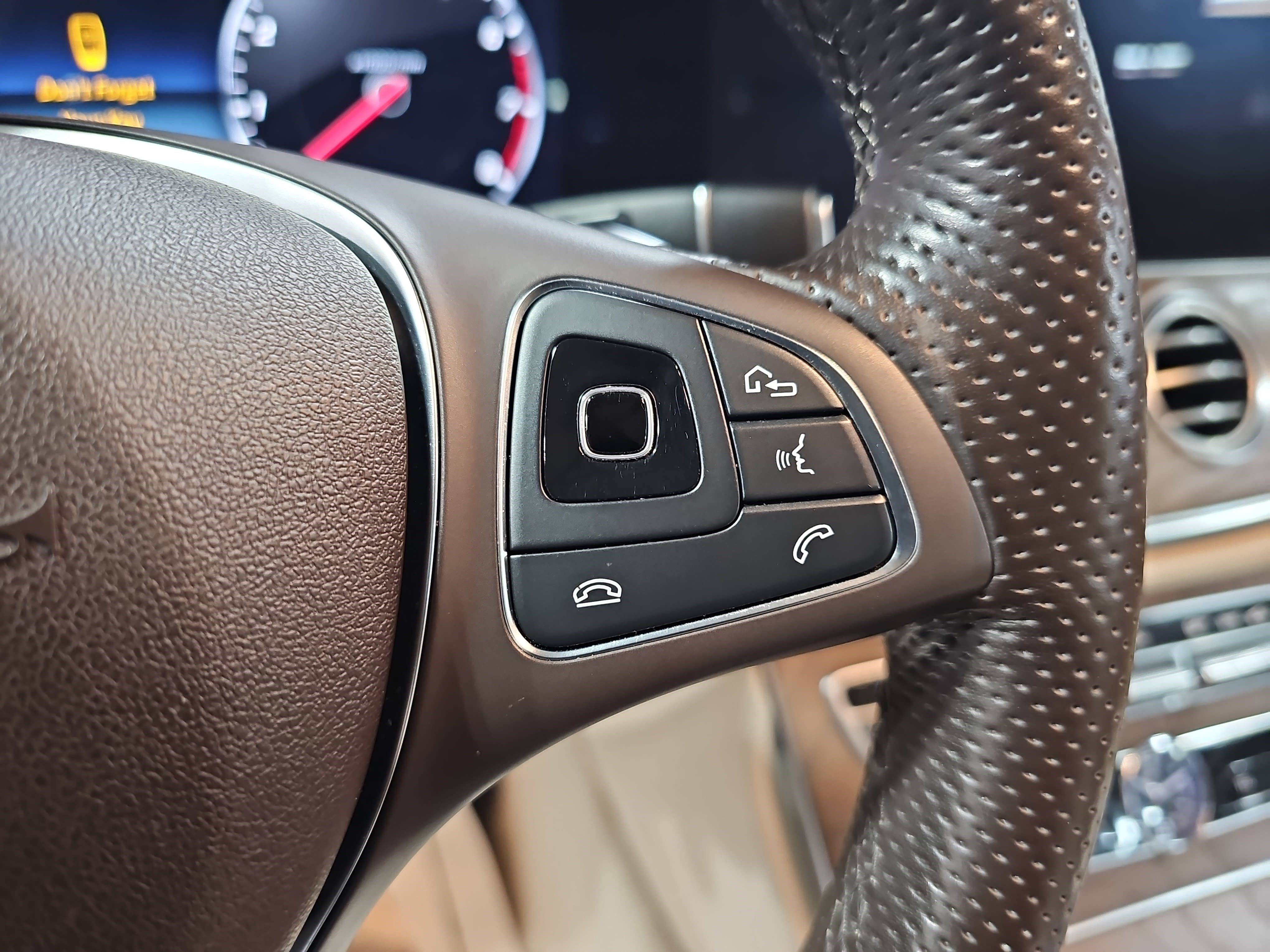 Used 2018 Mercedes-Benz E 400 4MATIC Sedan image 18