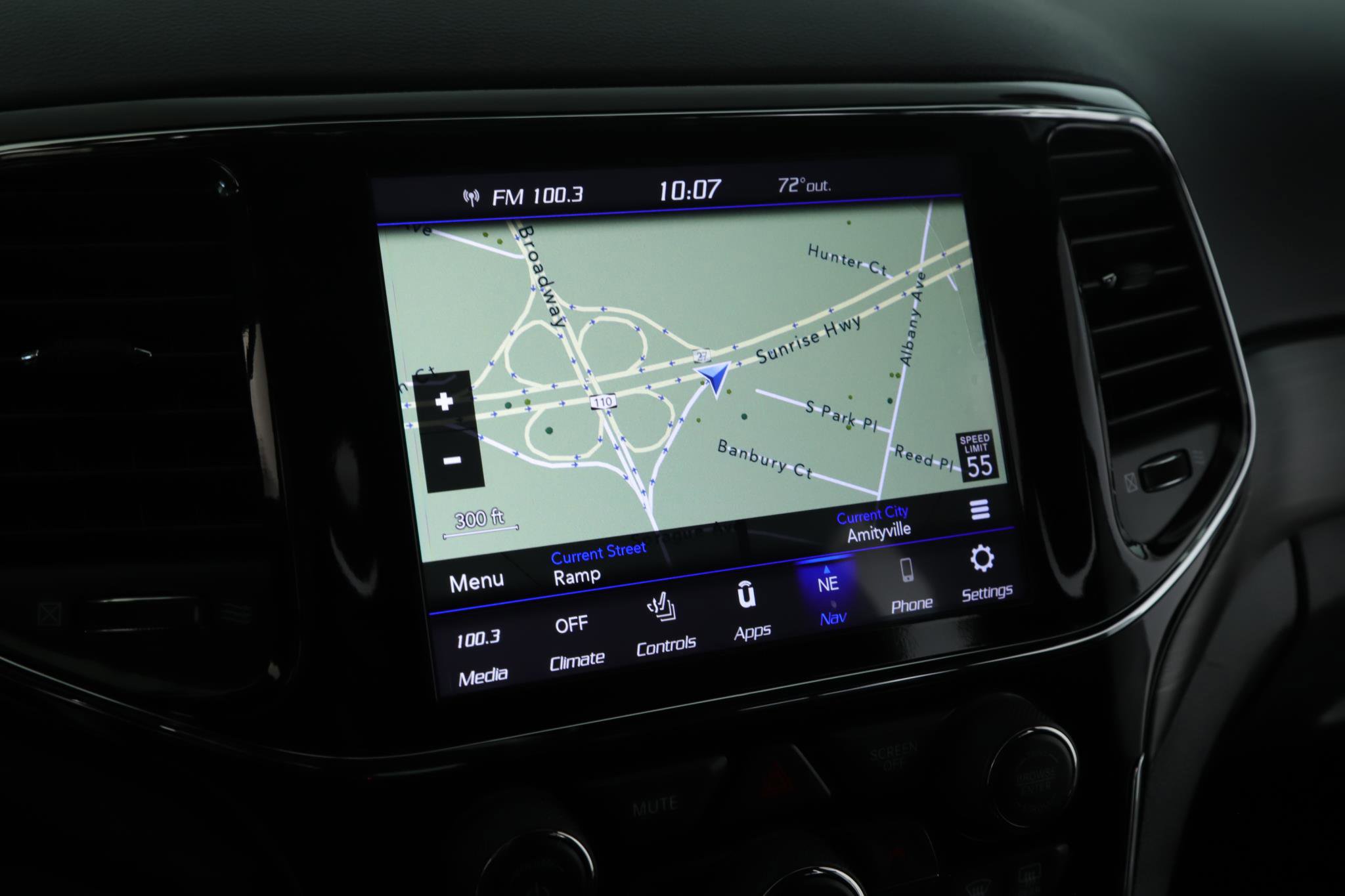 Used 2020 Jeep Grand Cherokee Altitude image 11