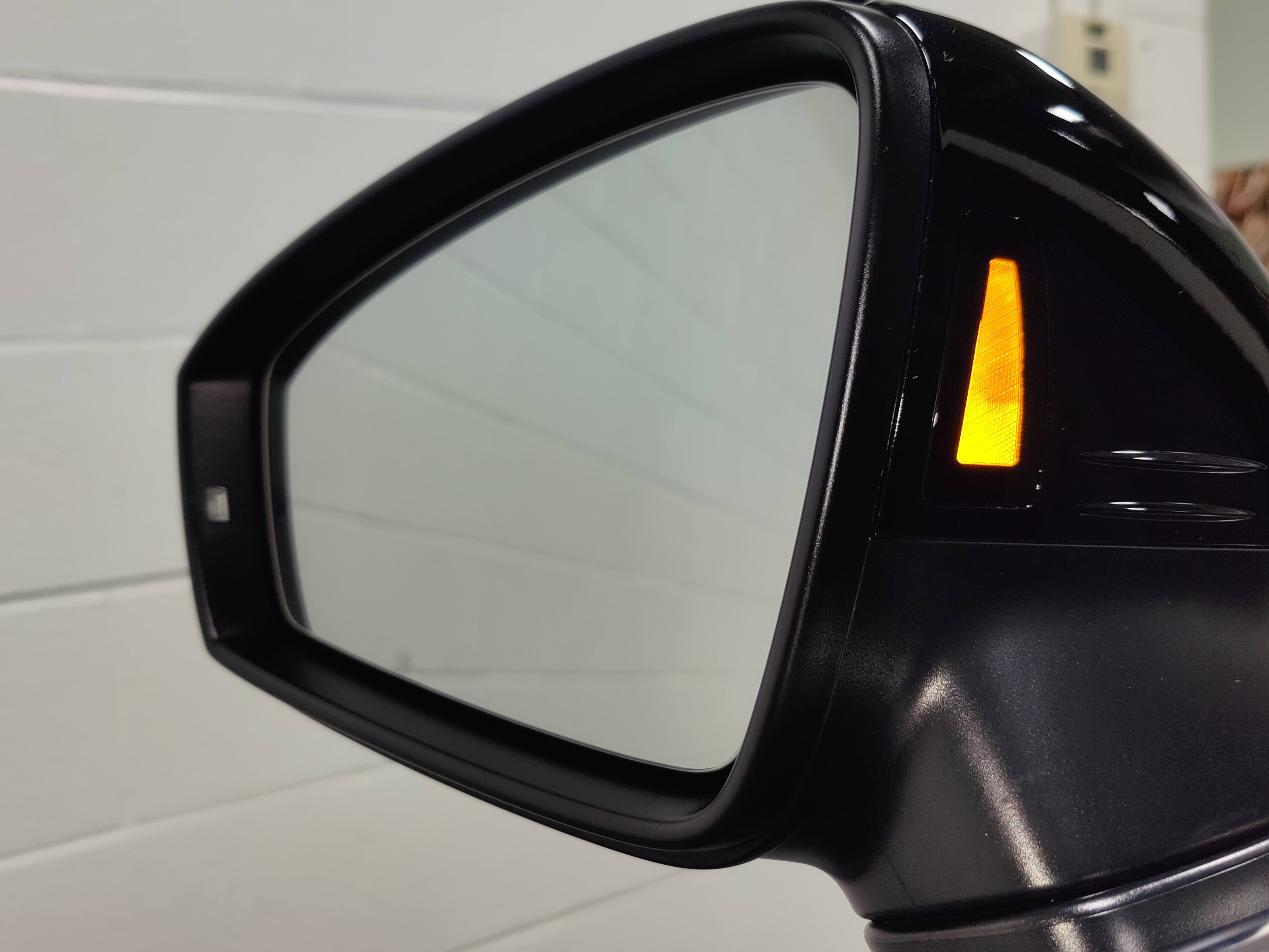 Used 2024 Volkswagen Tiguan SEL R-Line image 11