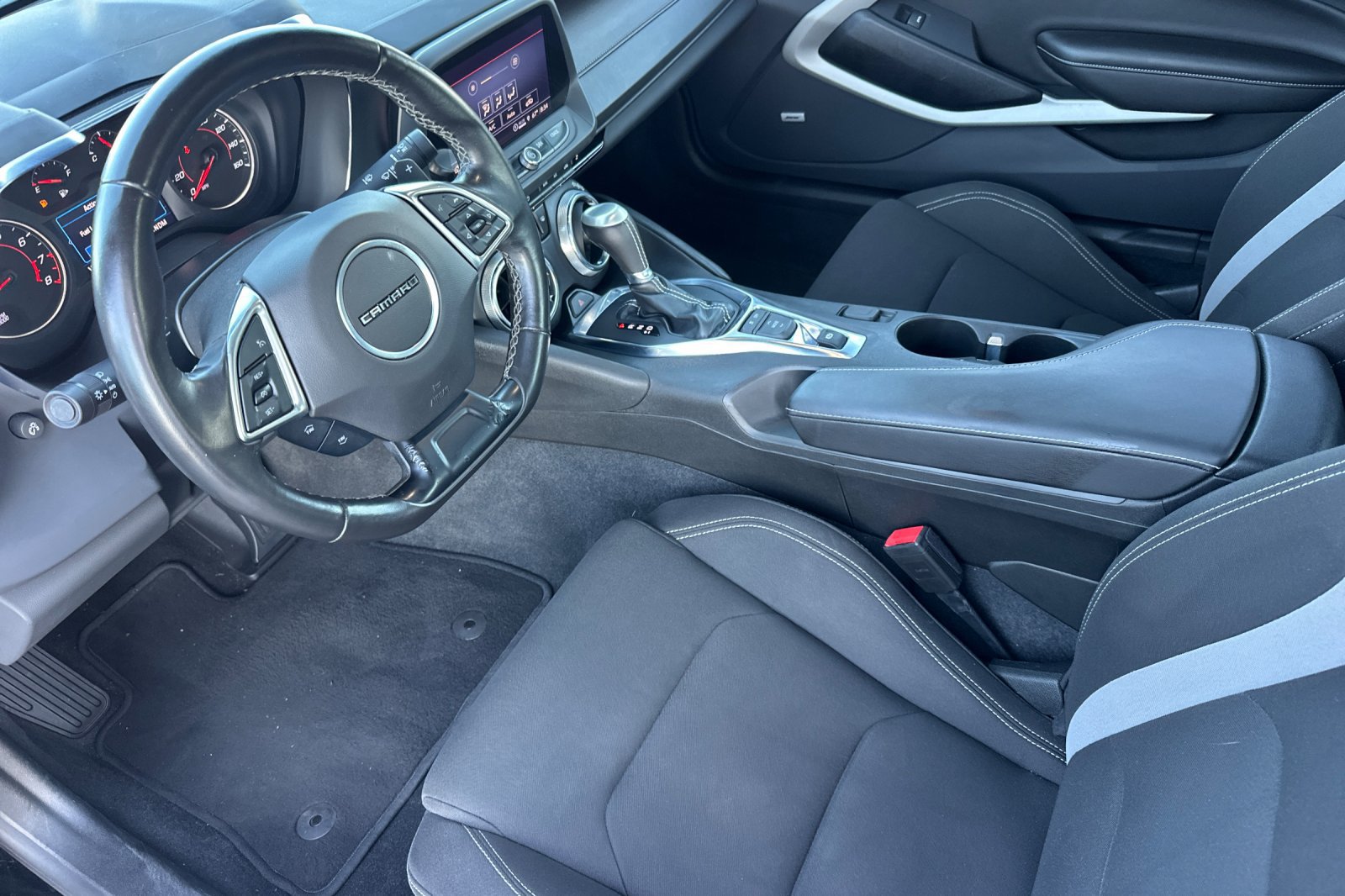 Used 2023 Chevrolet Camaro LT w/ Technology Package RWD image 10