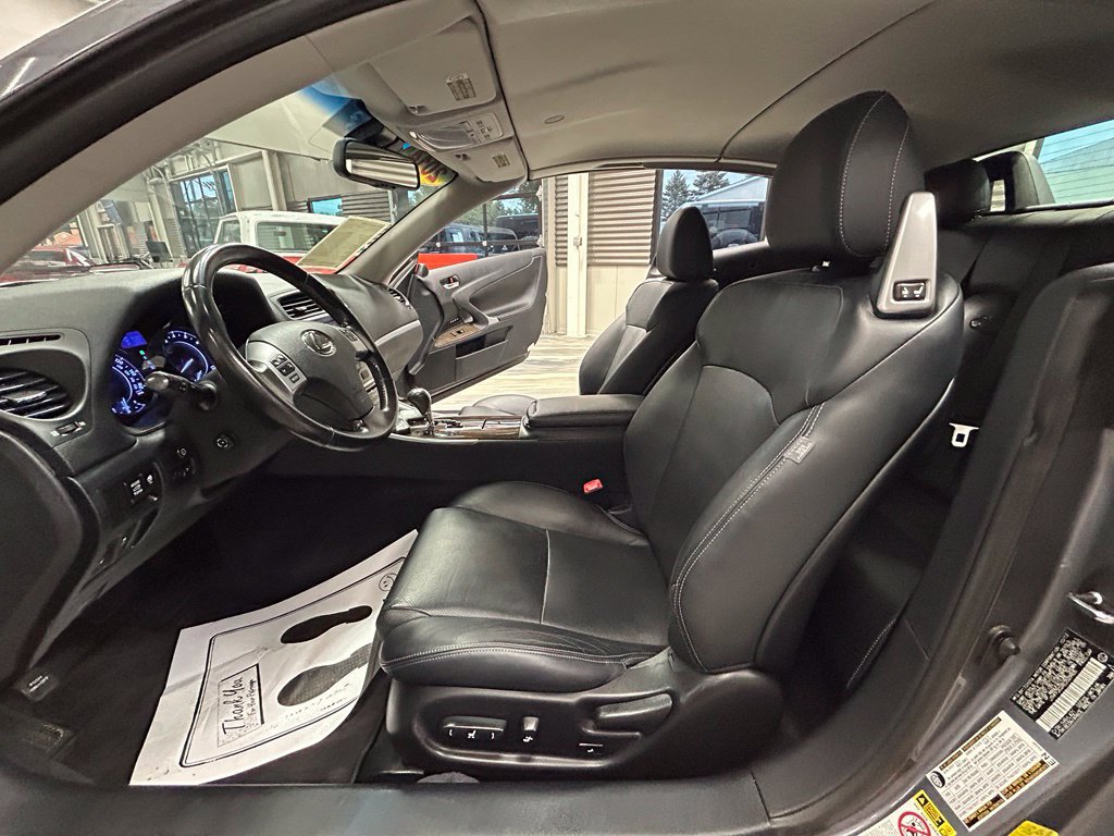 Used 2014 Lexus IS 250C w/ Luxury Package RWD image 47