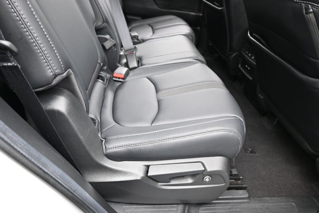Used 2025 Honda Pilot Touring image 45