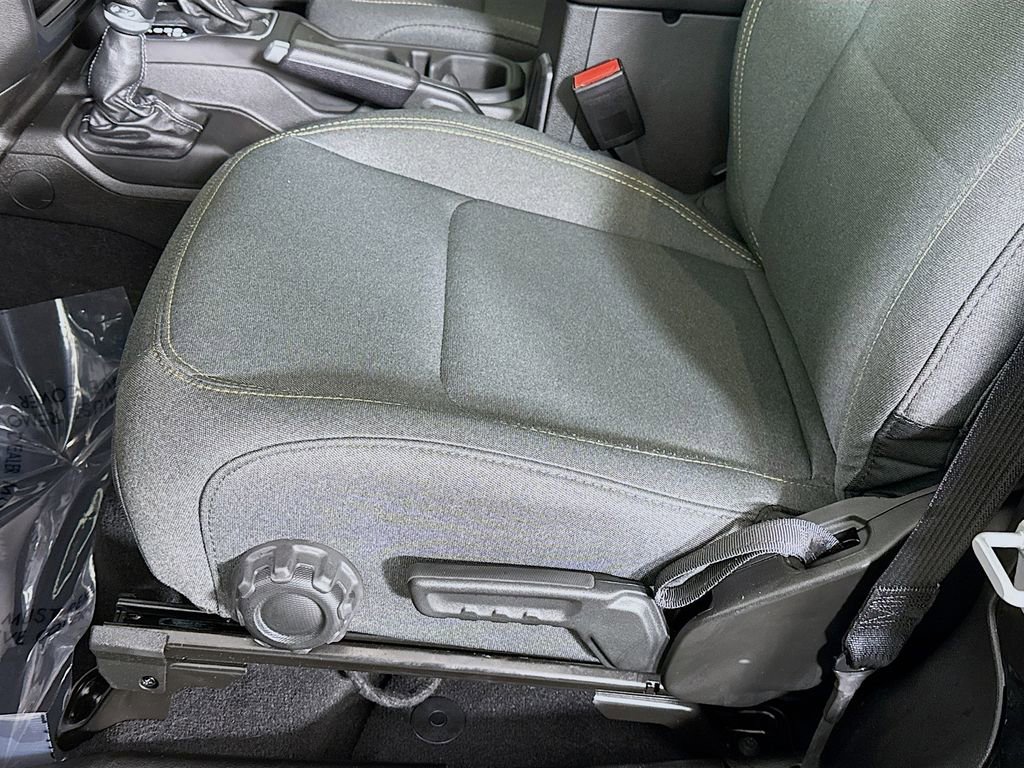 Used 2025 Jeep Wrangler Sport image 23