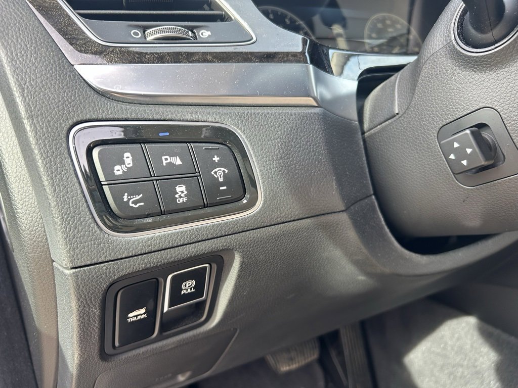 Used 2016 Hyundai Equus Ultimate image 11