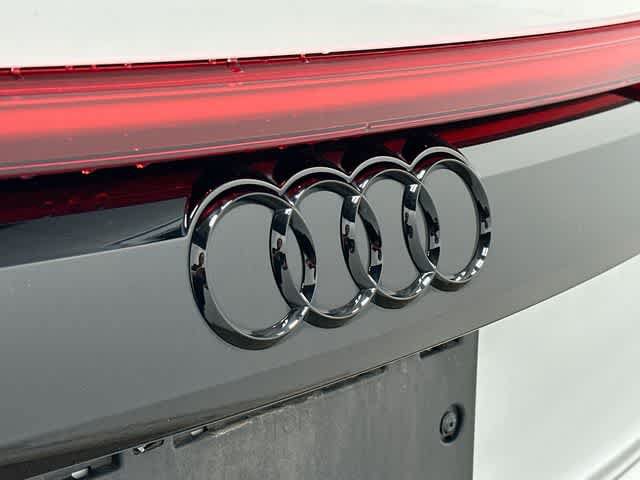 Used 2022 Audi Q8 Prestige AWD/4WD image 29