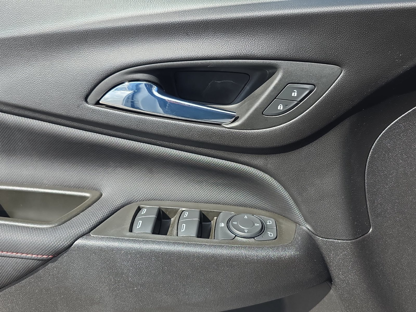 Used 2024 Chevrolet Equinox RS w/ RS Leather Package FWD image 24