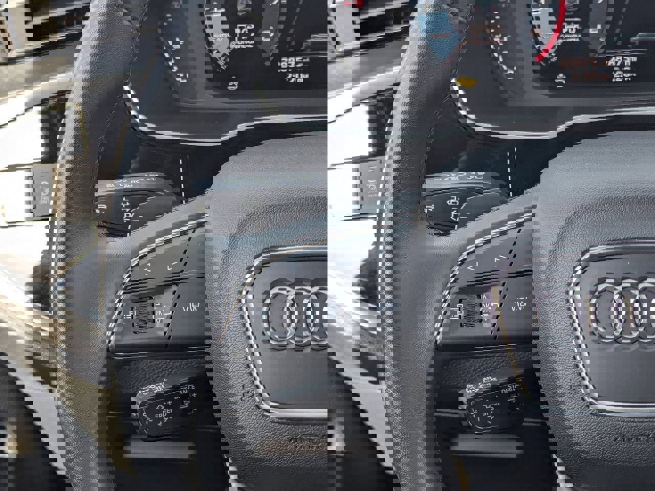 Used 2025 Audi Q3 2.0T Premium image 26