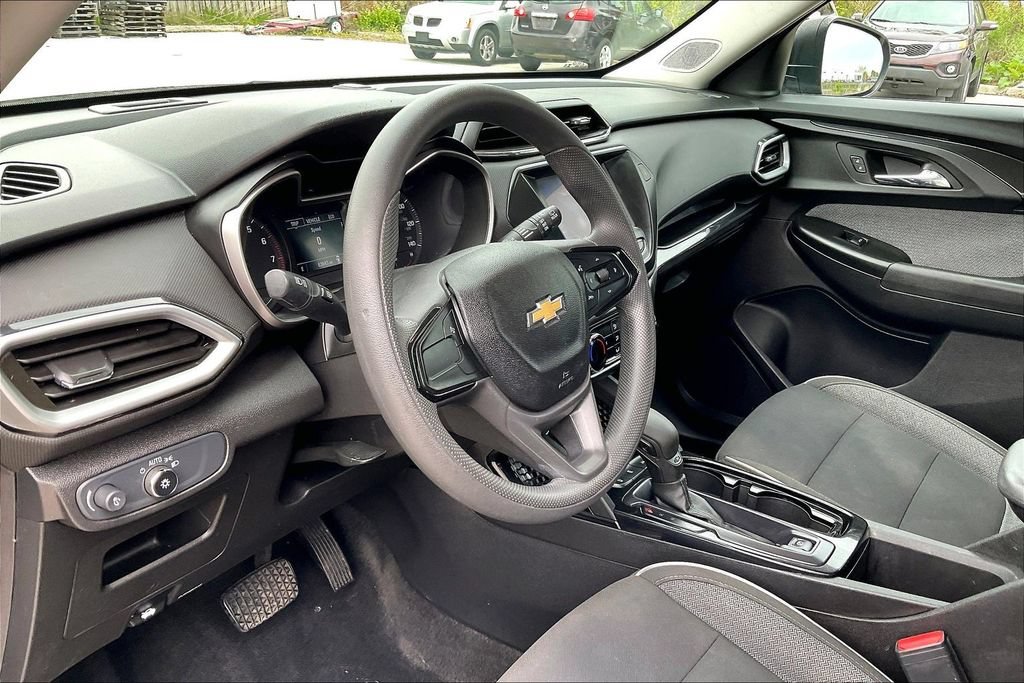 Used 2022 Chevrolet TrailBlazer LS FWD image 14