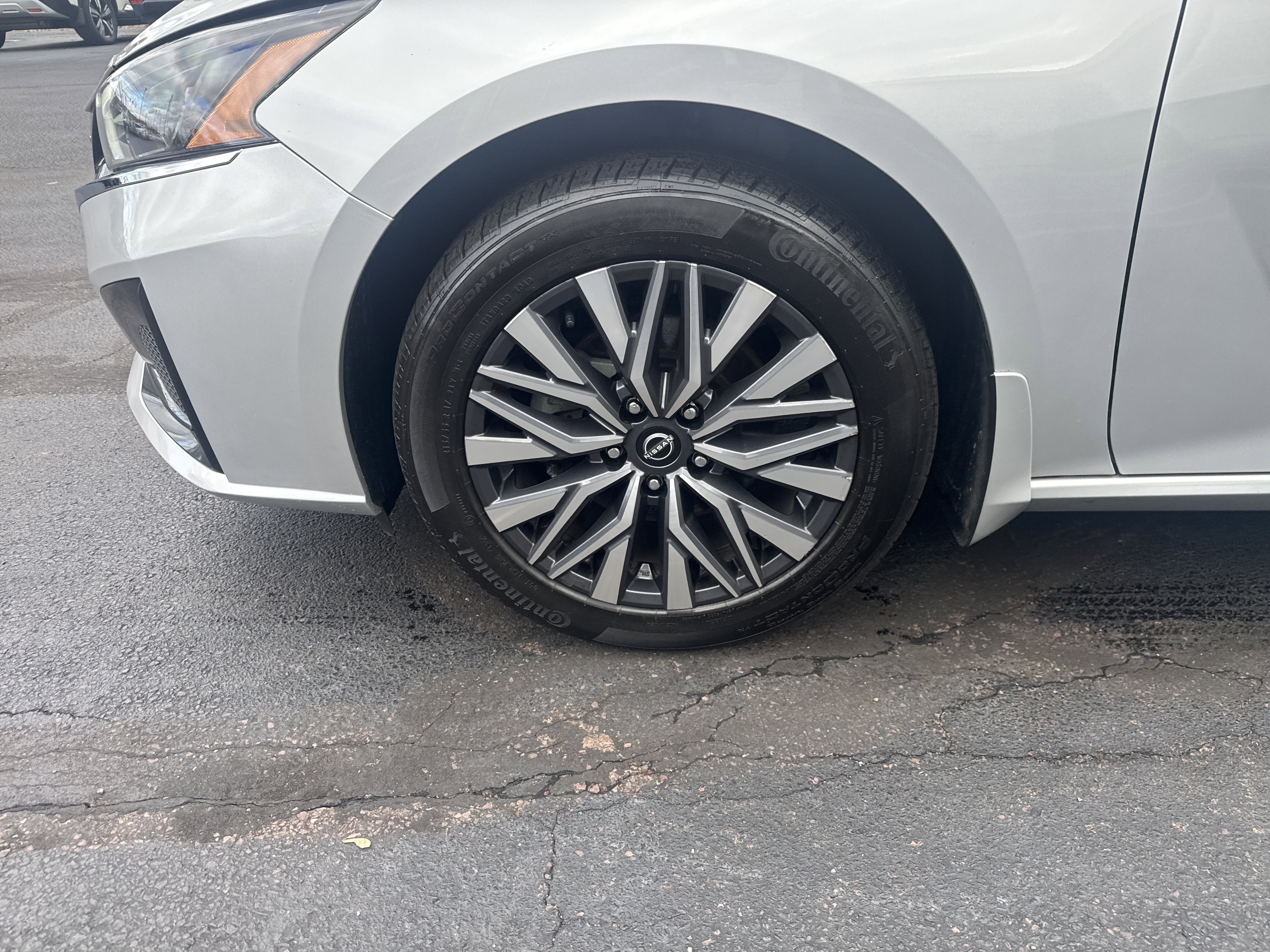 Used 2023 Nissan Altima 2.5 SV w/ SV Premium Package image 11