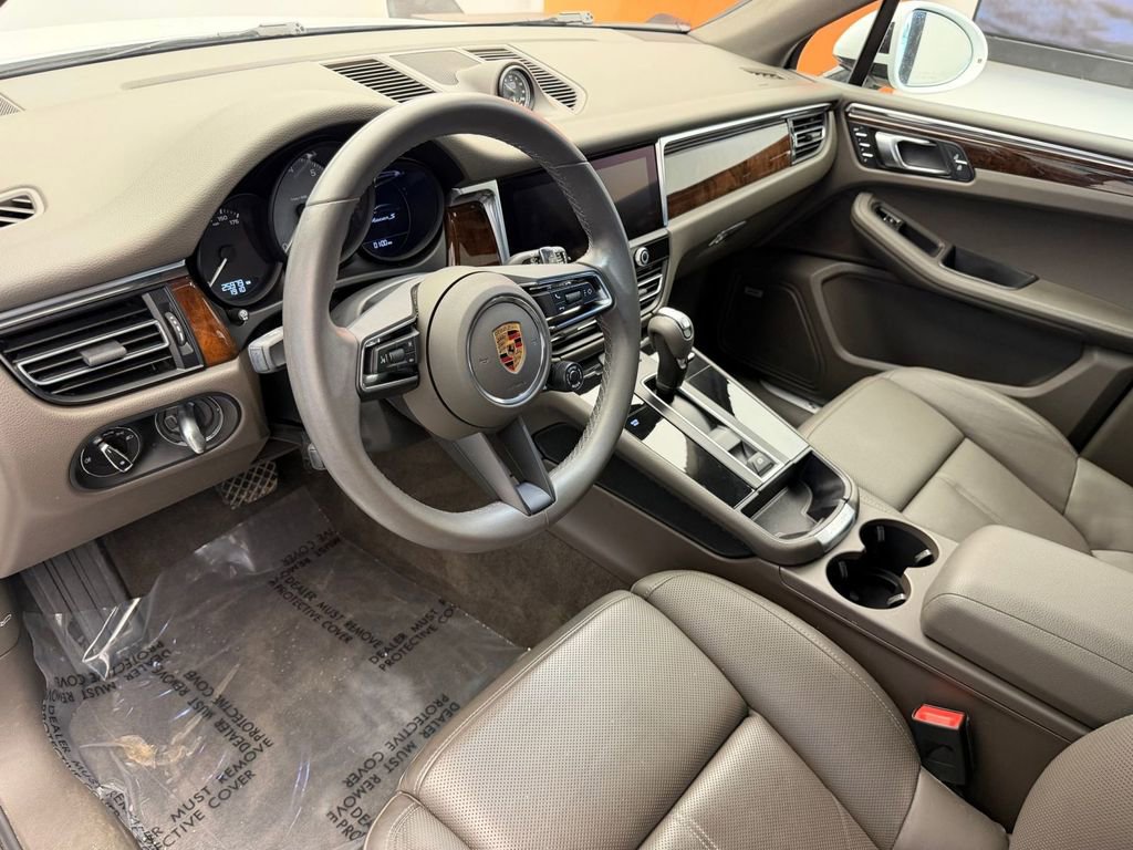 Used 2022 Porsche Macan S AWD/4WD image 4