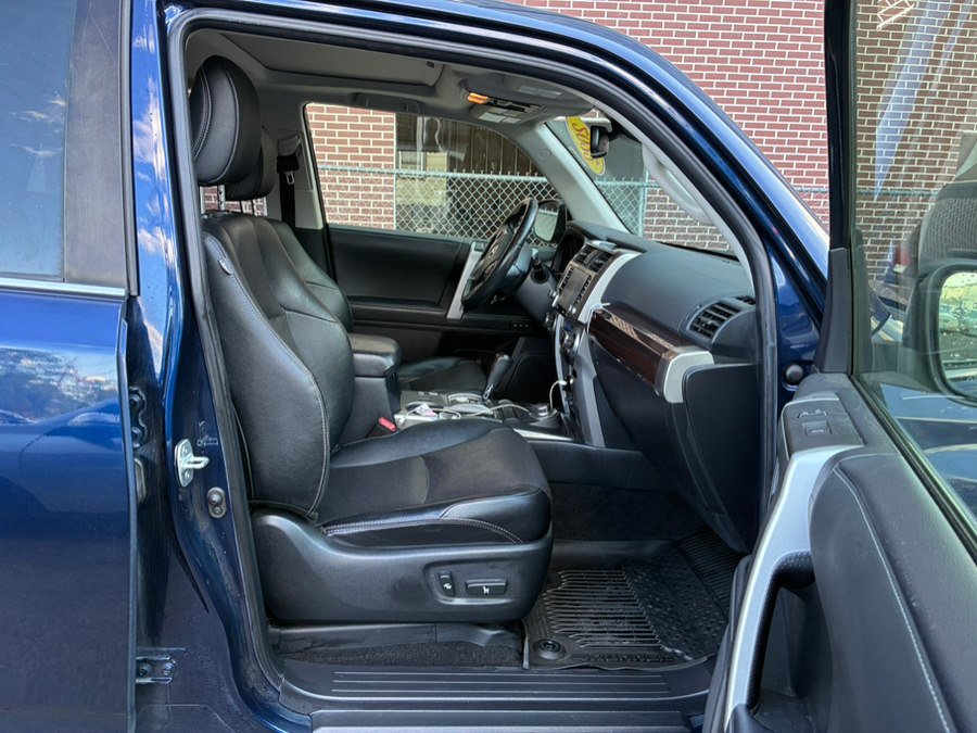 Used 2022 Toyota 4Runner Limited AWD/4WD image 13