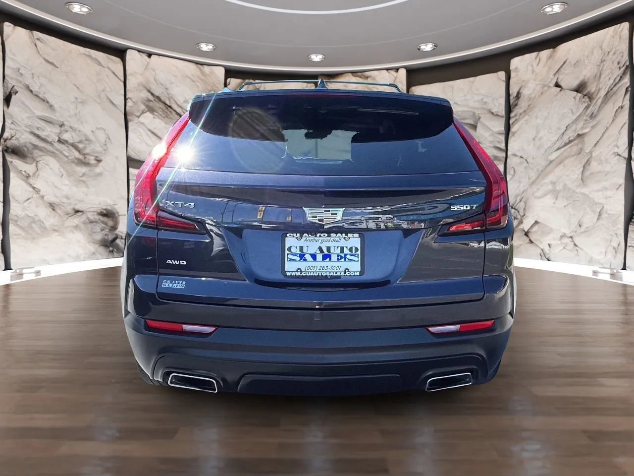 Used 2022 Cadillac XT4 Luxury w/ Cold Weather Package image 4