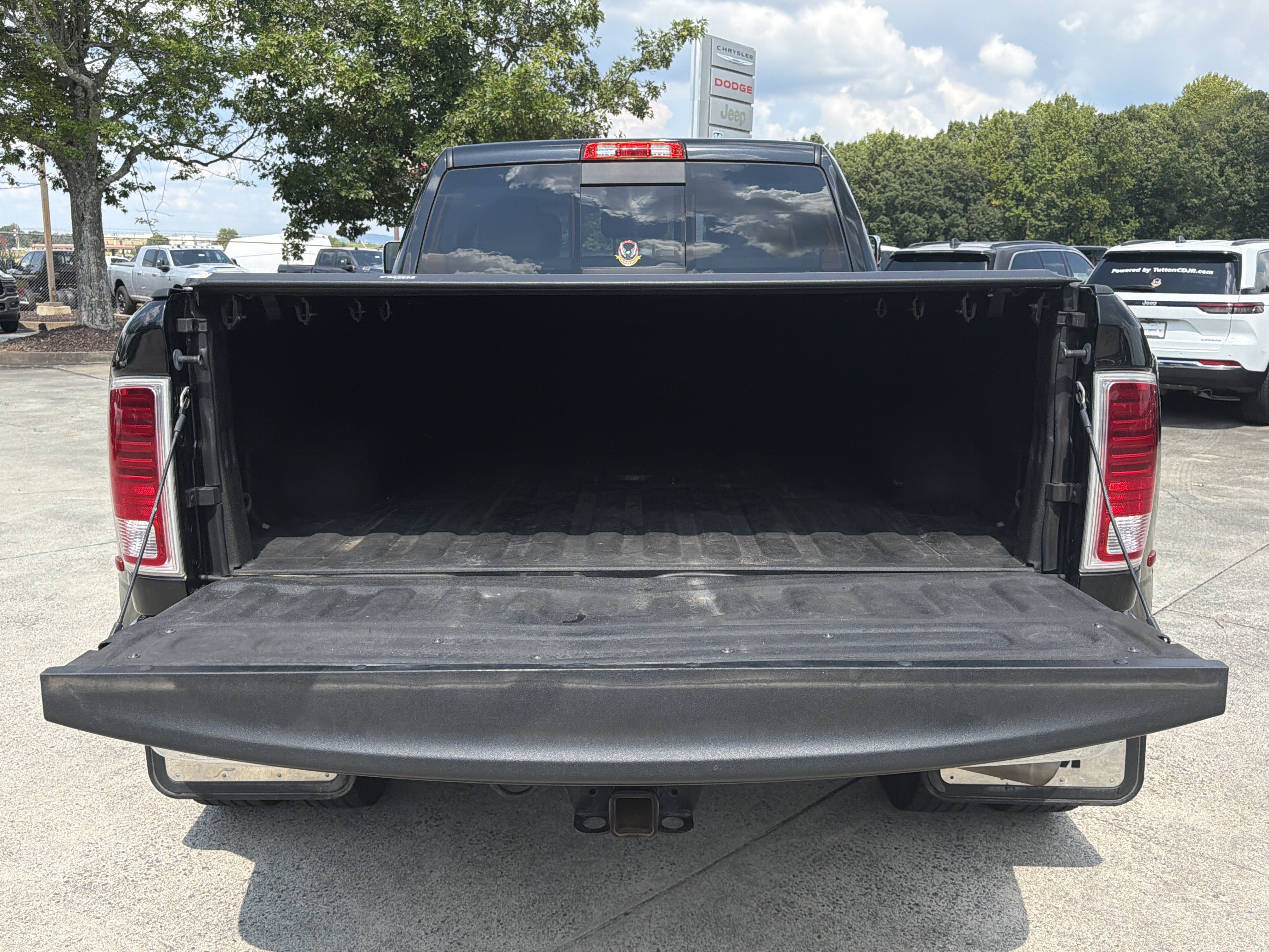 Used 2018 RAM 3500 Laramie w/ Convenience Group AWD/4WD image 18