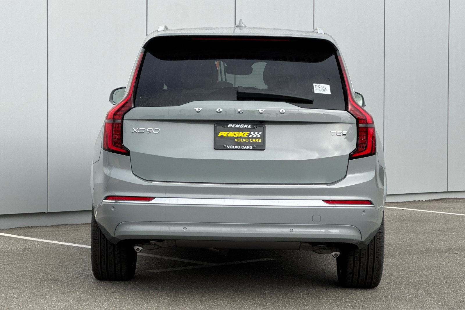 New 2026 Volvo XC90 T8 Plus w/ Protection Package AWD/4WD image 4