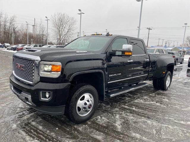 Used 2017 GMC Sierra 3500 Denali image 1