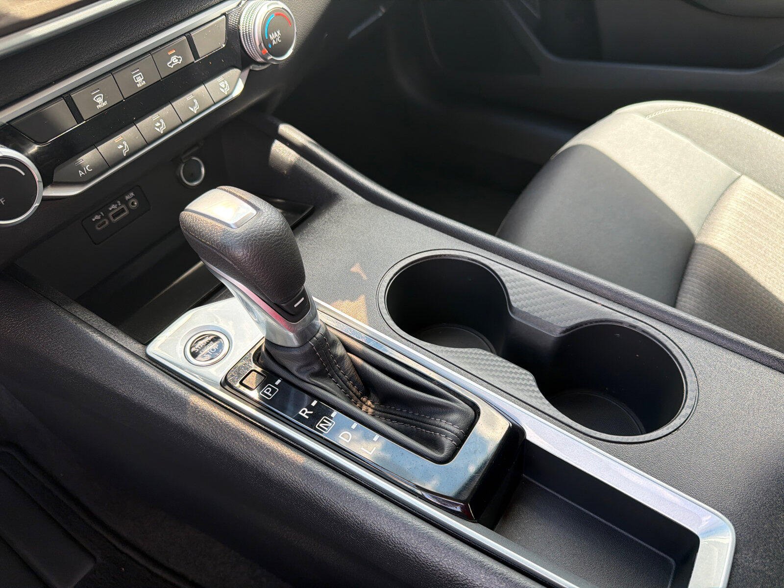 Used 2025 Nissan Altima 2.5 SV FWD image 17