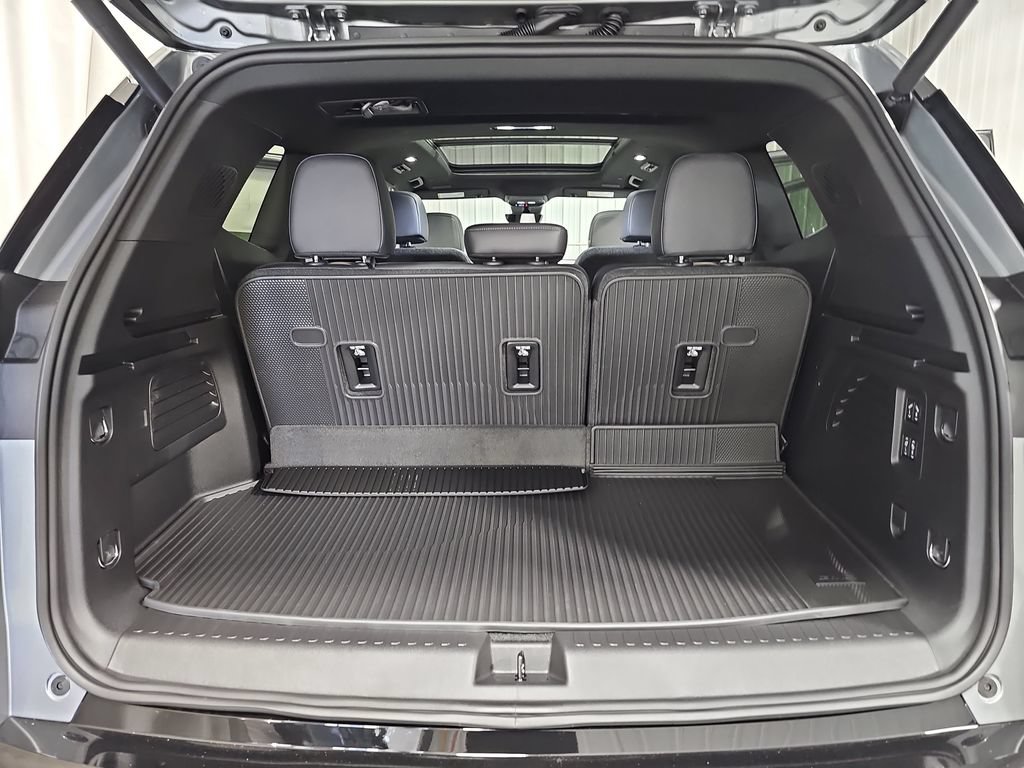 New 2027 GMC Acadia Denali w/ LPO, Floor Liner Package AWD/4WD image 13