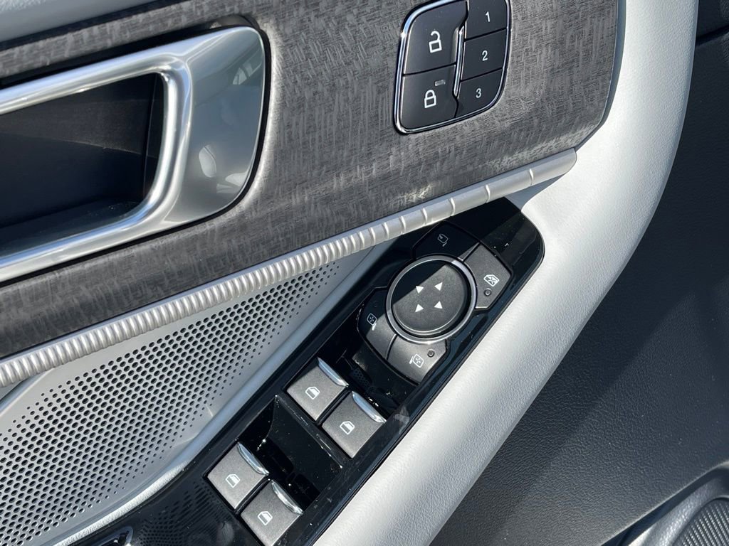 New 2026 Ford Explorer Platinum w/ LUX Leather Package image 17