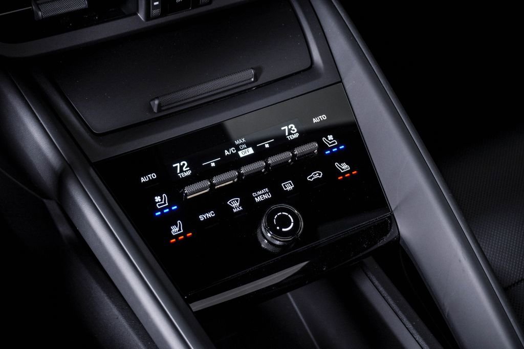 New 2026 Porsche Macan Turbo Electric image 24