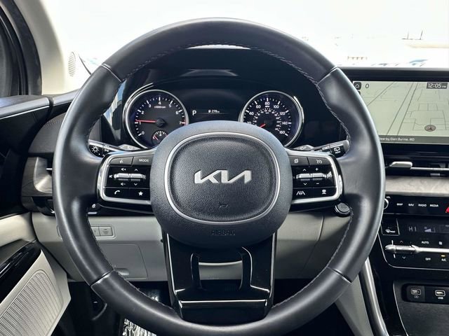 Used 2024 Kia Carnival EX image 12
