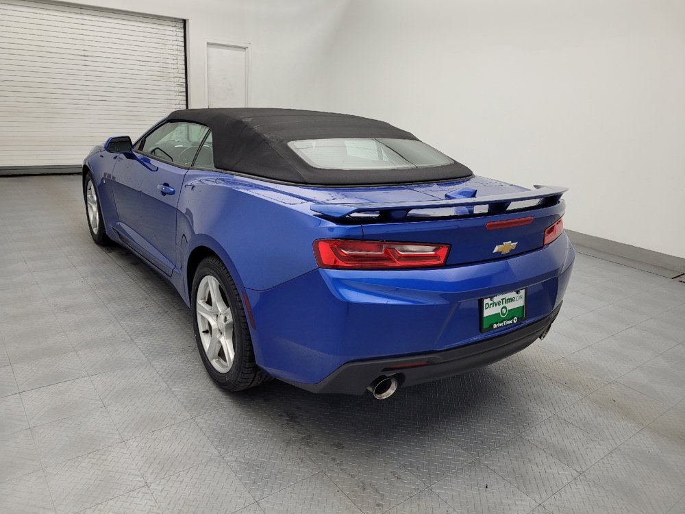Used 2018 Chevrolet Camaro LT RWD image 5