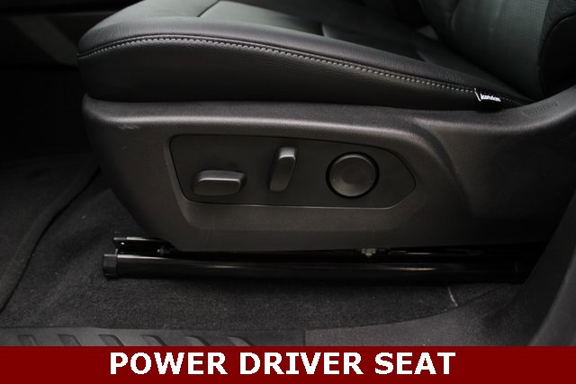 New 2025 GMC Canyon Elevation w/ Convenience Package image 13