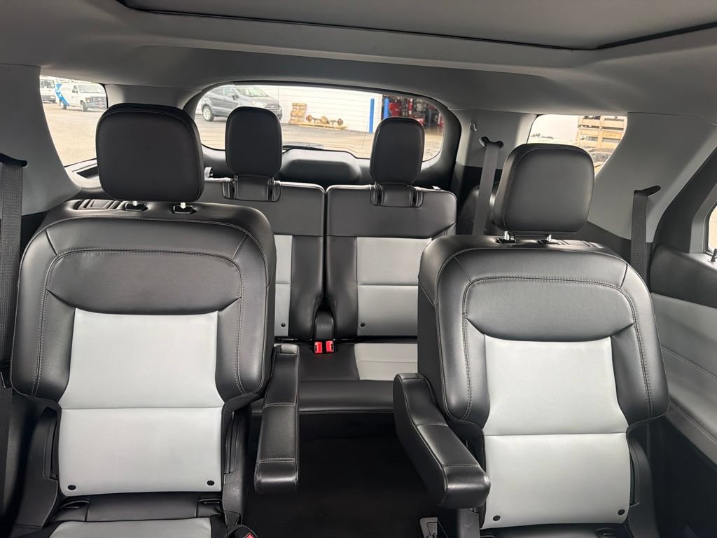 Used 2023 Ford Explorer XLT w/ Equipment Group 202A AWD/4WD image 45
