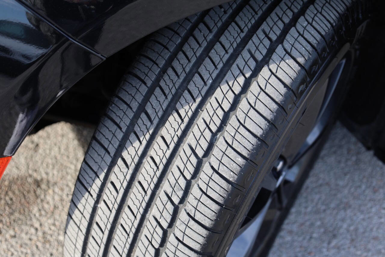 Used 2022 Dodge Charger SXT w/ Blacktop Package image 24