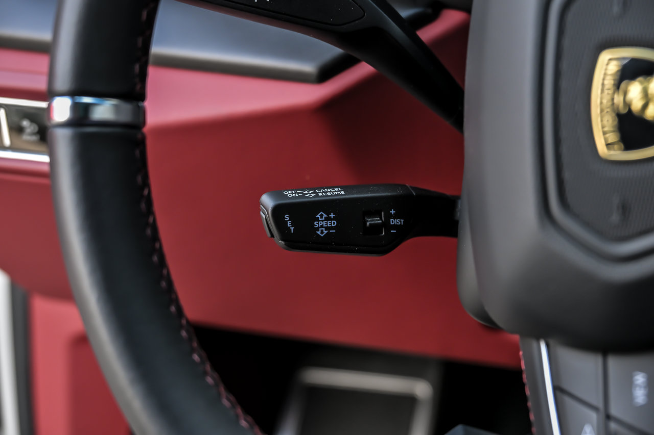 Used 2022 Lamborghini Urus AWD/4WD image 43
